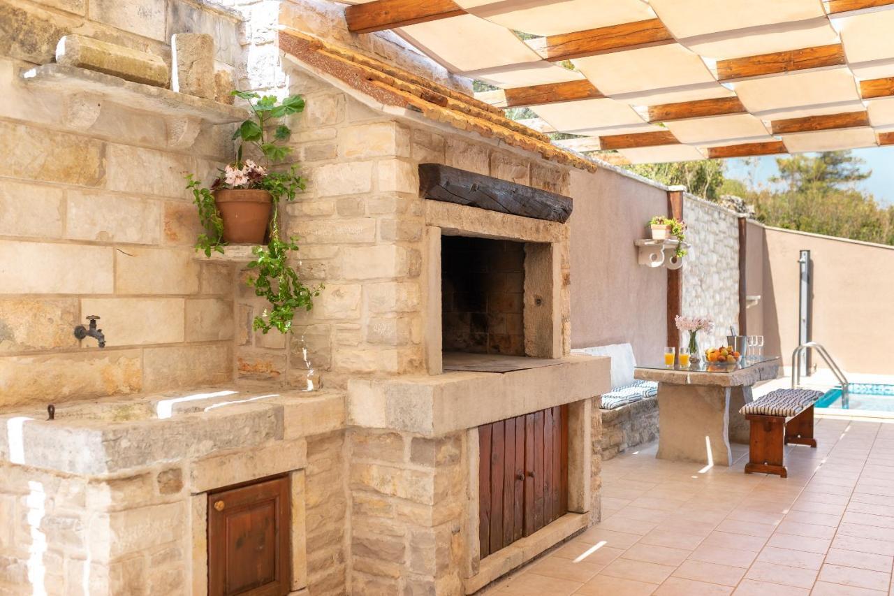 Seafront Stone Villa Blato  Экстерьер фото